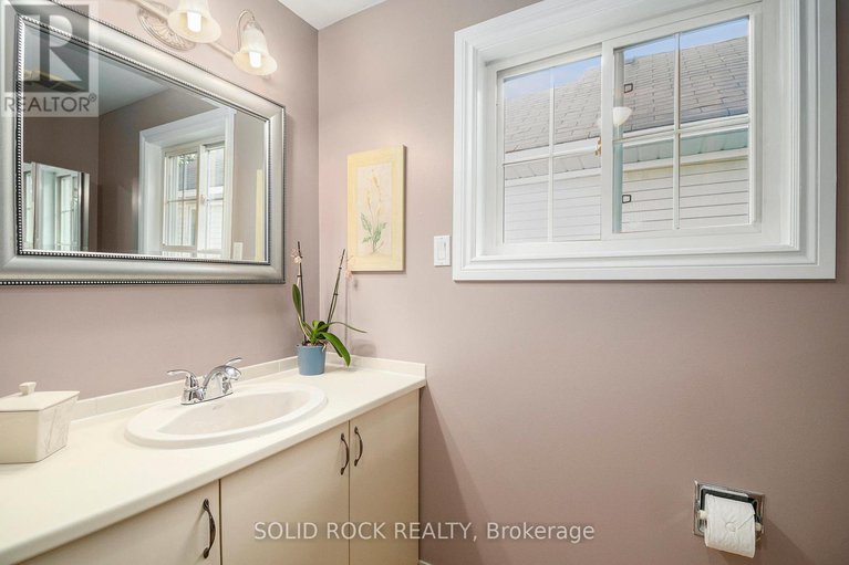 28813811/1674-sansonnet-street-s/chapel-hill/ottawa/ontario/K1C5Y6_23