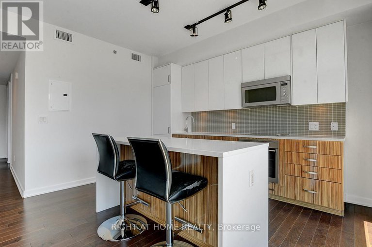 28772133/504-300-lisgar-street/ottawa-centre/ottawa/ontario/K2P0E2_20