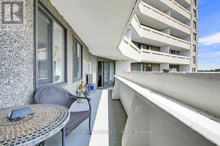 28706061/705-1081-ambleside-drive/woodroffe/ottawa/ontario/K2B8C8_17