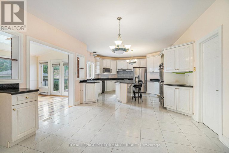 28638779/1702-ortona-avenue/carleton-heights/ottawa/ontario/K2C1W7_10