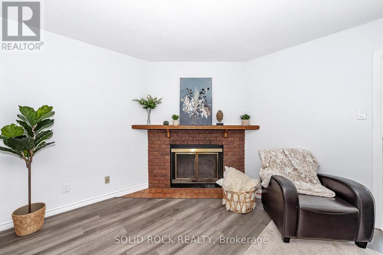 28622549/348-monica-crescent/bilberry-creekqueenswood-heights/ottawa/ontario/K1E3N5_9