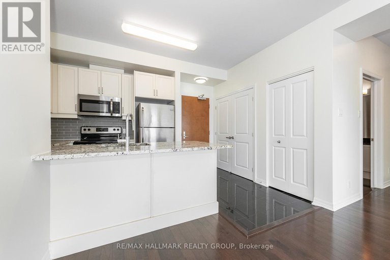 28537362/ph1-2702-242-rideau-street/sandy-hill/ottawa/ontario/K1N0B7_8