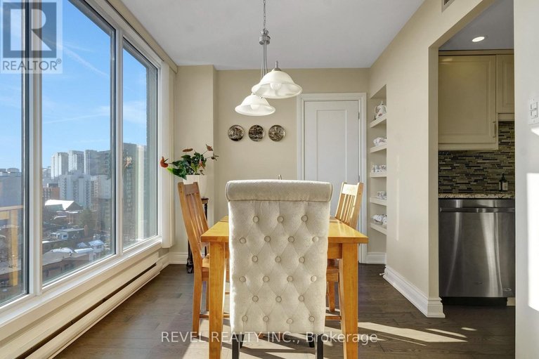 29566268/1403-20-the-driveway-drive/ottawa-centregolden-triangle/ottawa/ontario/K2P1C8_9