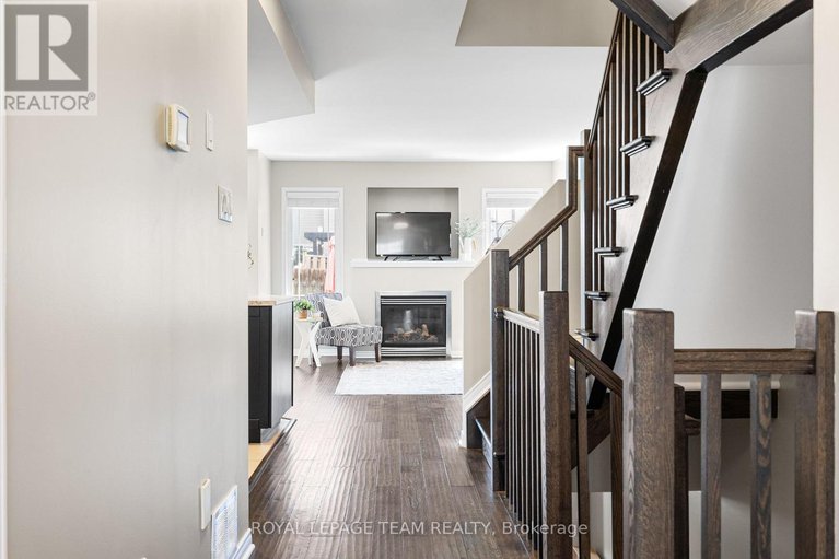 29676988/529-pepperville-crescent/emerald-meadowstrailwest/ottawa/ontario/K2M0E5_6