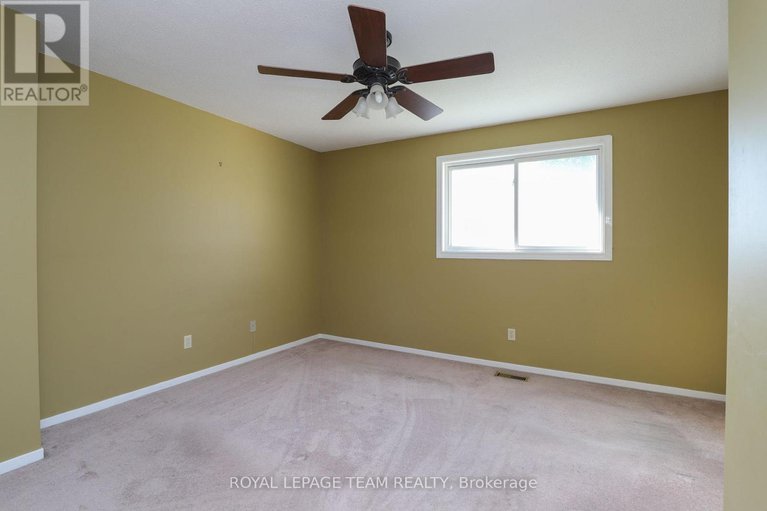 28562833/39-benlark-road/on-the-green/ottawa/ontario/K2J2L5_22