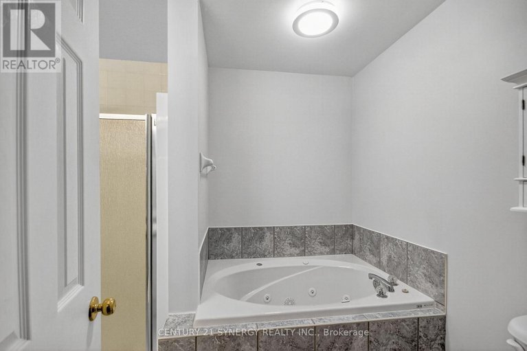 29074489/21-scout-street/central-park/ottawa/ontario/K2C4B9_35