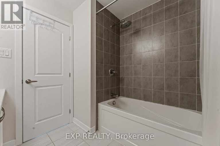 28968870/234-pursuit-terrace/goulbourn-twp-from-franktown-rdsouth-to-rideau/ottawa/ontario/K0A2Z0_21
