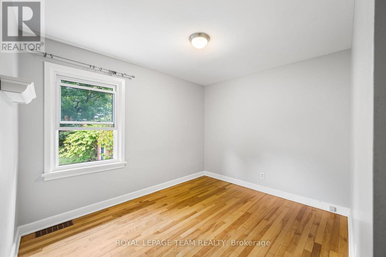 28819611/31-savuto-way-street/meadowlandscrestview/ottawa/ontario/K2G2S9_25