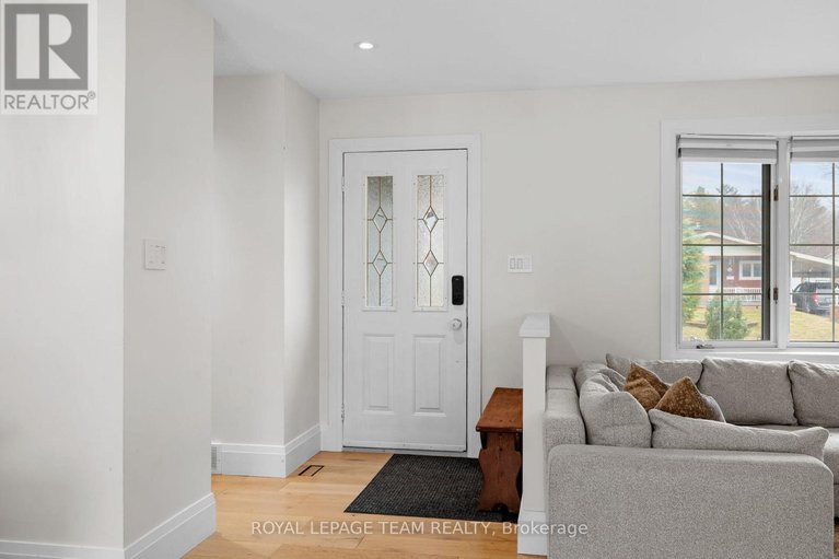 29651251/185-lacroix-avenue/bilberry-creekqueenswood-heights/ottawa/ontario/K1E1K2_10