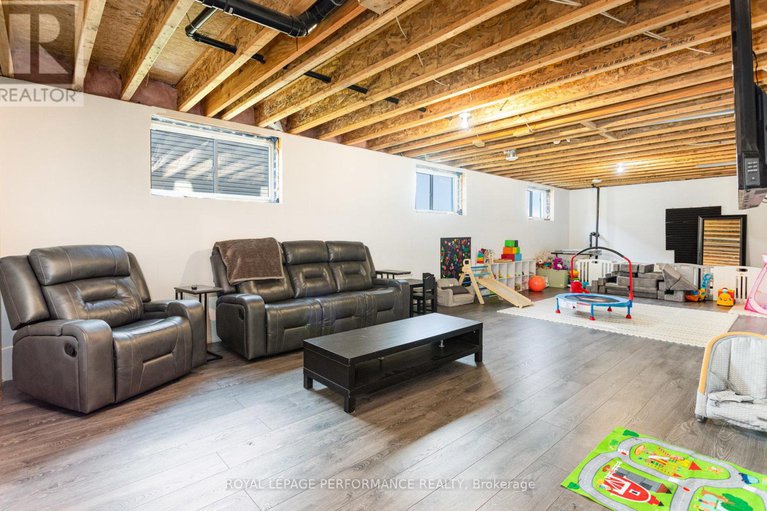 28969213/242-roxanne-street/clarencerockland-twp/clarence-rockland/ontario/K0A1N0_21