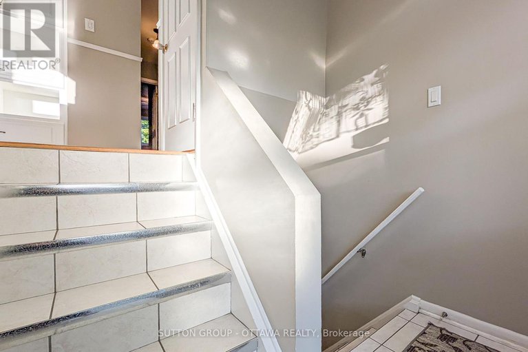 28861066/866-claude-street/castle-heightsrideau-high/ottawa/ontario/K1K2S6_22