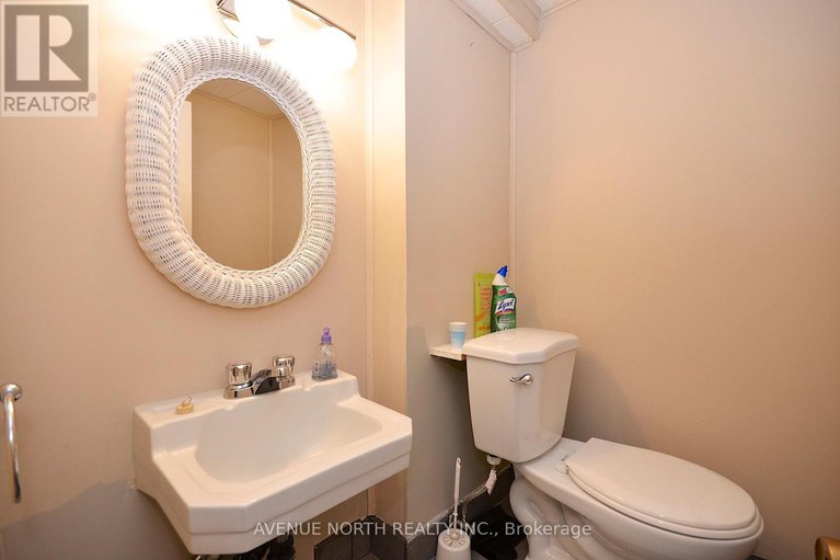 28262134/866-claude-street/castle-heightsrideau-high/ottawa/ontario/K1K2S6_25