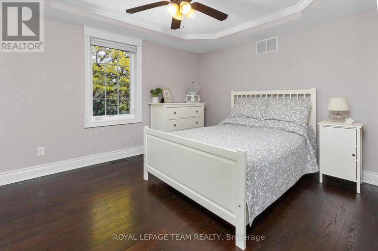 28424968/524-broadview-avenue/mckellarhighland/ottawa/ontario/K2A2L4_17
