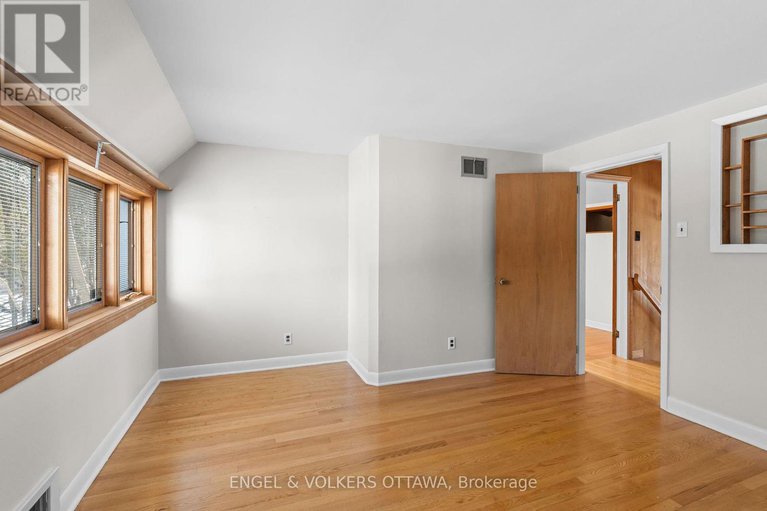 28608885/32-ryeburn-drive/riverside-southgloucester-glen/ottawa/ontario/K1V1H6_34