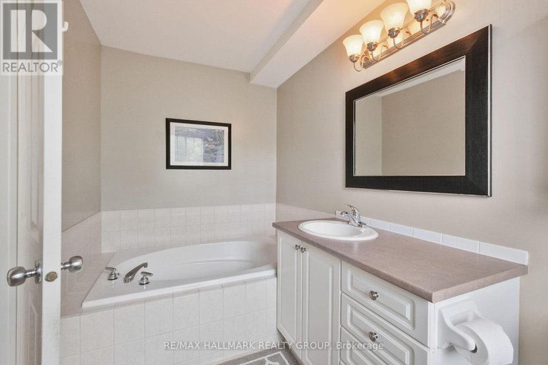 28595258/15-mcpeake-place/morgans-grantsouth-march/ottawa/ontario/K2K3K4_43