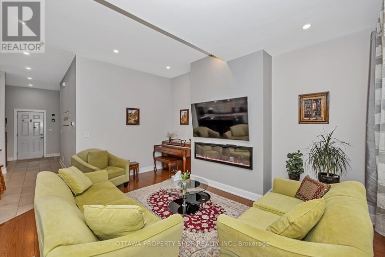 28399504/1355-mory-street/emerald-woodssawmill-creek/ottawa/ontario/K1T1C8_11