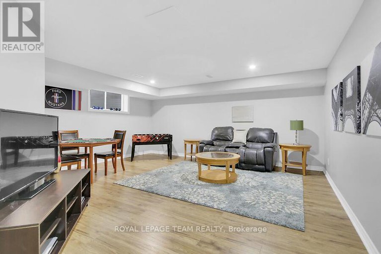 28451153/70-oldfield-street/barrhaven-east/ottawa/ontario/K2G7C2_35