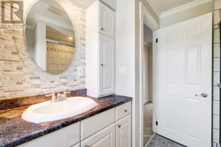 28332843/453-pleasant-park-road/alta-vistafaircrest-heights/ottawa/ontario/K1H5M9_16
