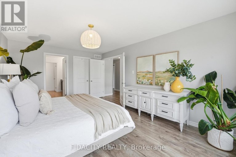 29617148/216-balikun-heights/emerald-meadowstrailwest/ottawa/ontario/K2V0A6_21