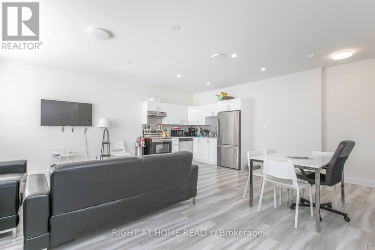 28363537/1558-62-baseline-road/meadowlandsst-claire-gardens/ottawa/ontario/K2C0B3_3