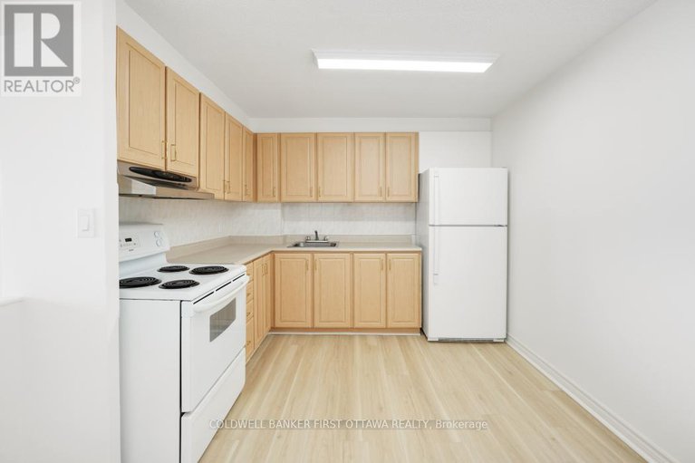 29326516/1107-1100-ambleside-drive/woodroffe/ottawa/ontario/K2B8G6_11