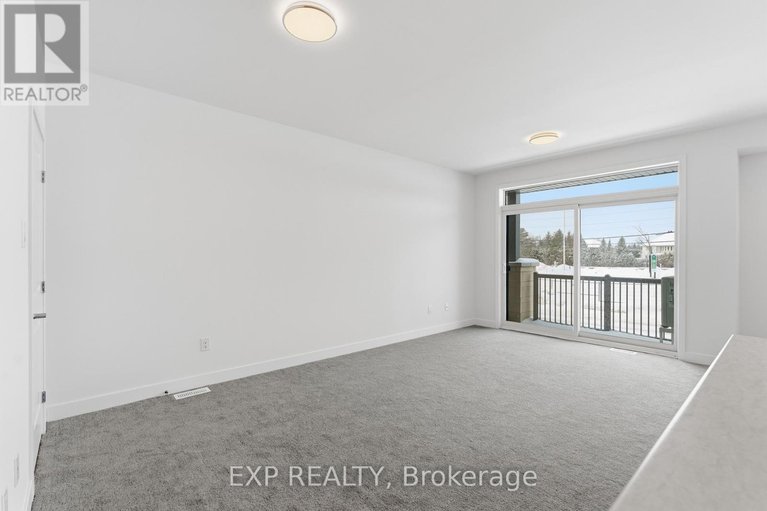 29306016/1007-silhouette-private/cedargrovefraserdale/ottawa/ontario/K2J4S3_9