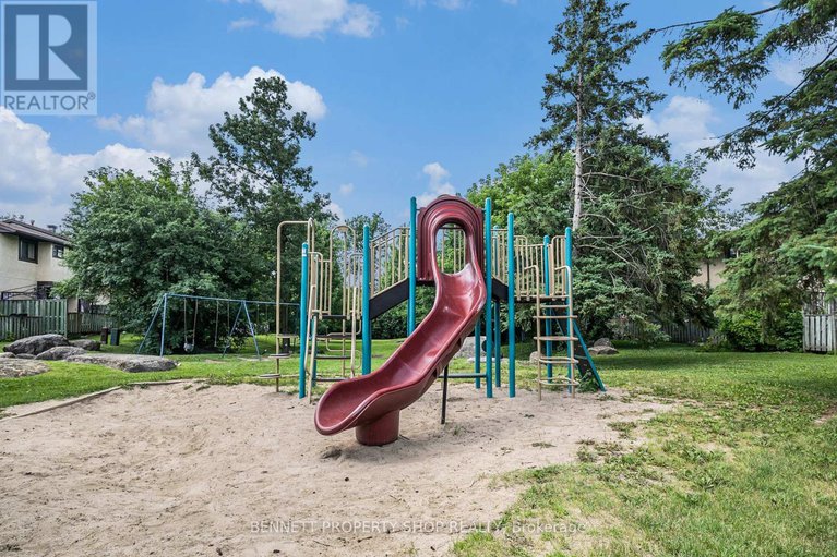 28615041/57-1707-meadowbrook-road/pineview/ottawa/ontario/K1B4W6_17