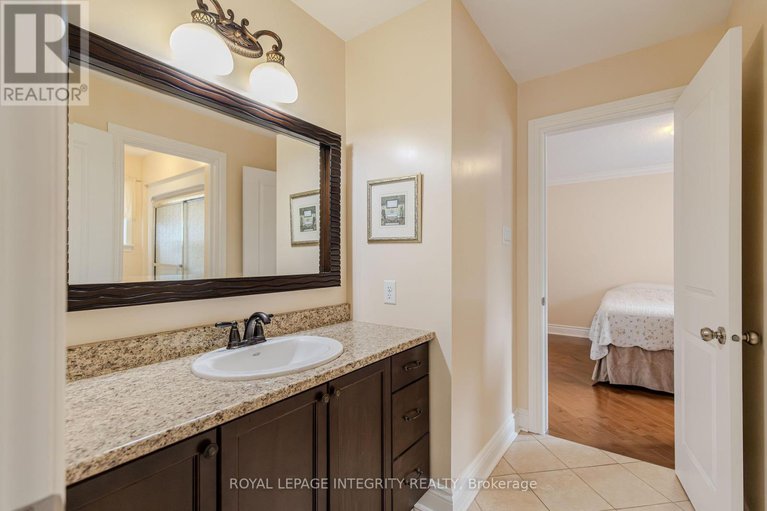 28715997/313-eckerson-avenue/stittsville-south/ottawa/ontario/K2S0K8_35