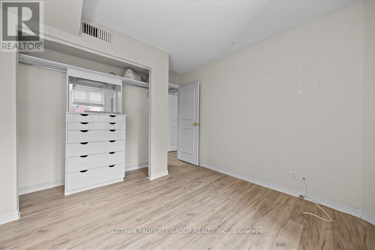 29191218/402-215-somerset-street-w/ottawa-centre/ottawa/ontario/K2P0J1_16