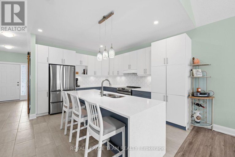 29419268/111-dun-skipper-drive/blossom-parkkemp-parkfindlay-creek/ottawa/ontario/K1X0G1_8