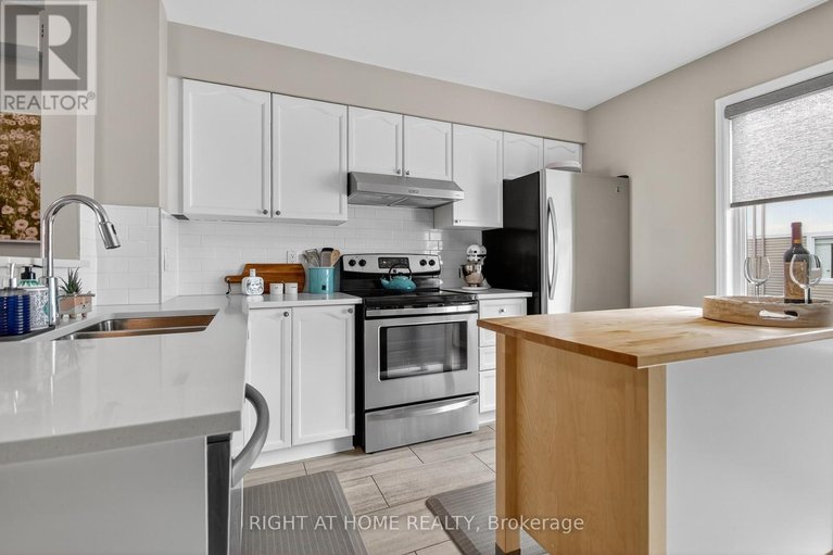 29617505/24-manhattan-crescent/central-park/ottawa/ontario/K2C4B4_12