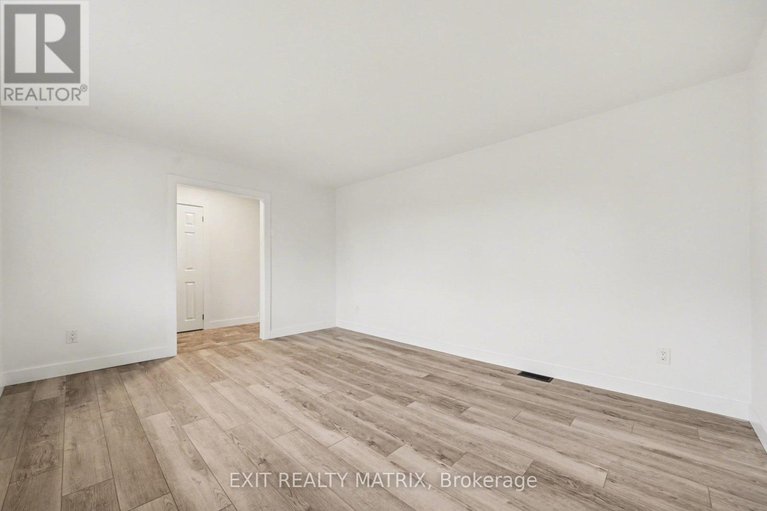 29672534/1740-saint-laurent-street/town-of-rockland/clarence-rockland/ontario/K4K1C2_18