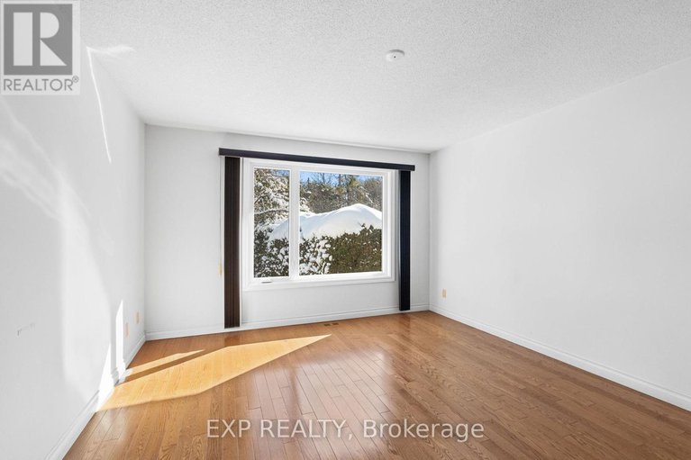 28160335/1-1-heather-glen-court/stittsville-central/ottawa/ontario/K2S1L4_24