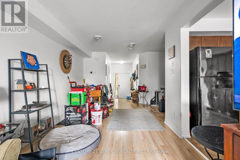 28430474/148-talltree-crescent/stittsville-central/ottawa/ontario/K2S0B1_3