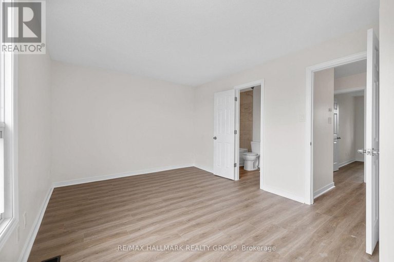 28559937/48-1955-greenway-parkway/blackburn-hamlet-south/ottawa/ontario/K1B5A9_15