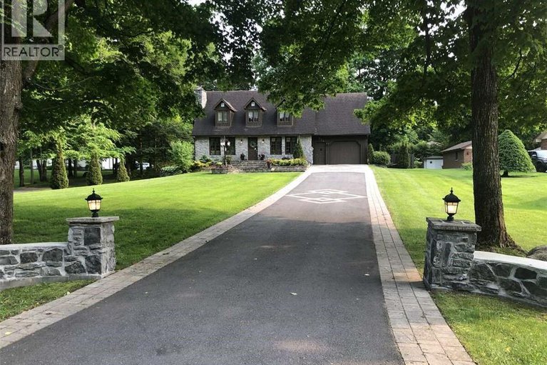 29370176/704-pattee-road/hawkesbury/ontario/K6A2R2_2