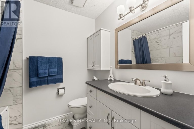 29600305/83-nanook-crescent/katimavik/ottawa/ontario/K2L2B2_37