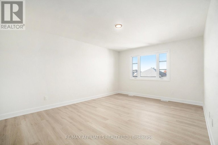 28184817/619-geneva-crescent/embrun/russell/ontario/K0A1W0_12