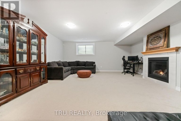 29458298/4031-kelly-farm-drive/blossom-parkkemp-parkfindlay-creek/ottawa/ontario/K1T0R6_38