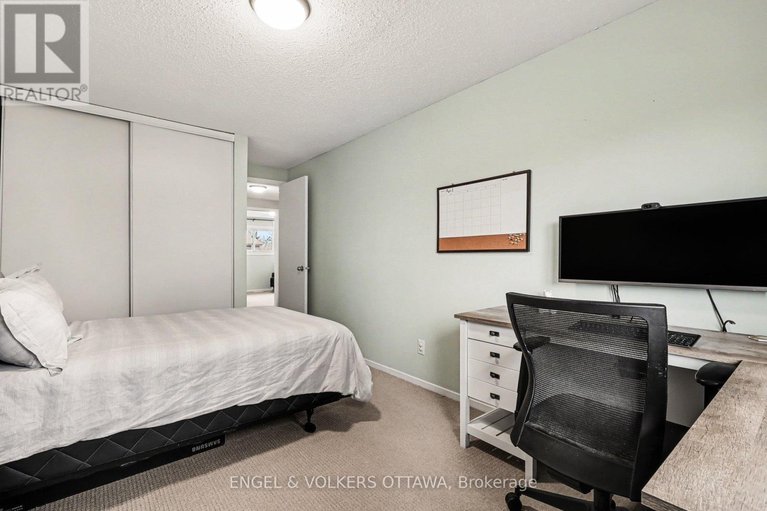 29620047/2148-orient-park-drive/blackburn-hamlet-south/ottawa/ontario/K1B4V9_16