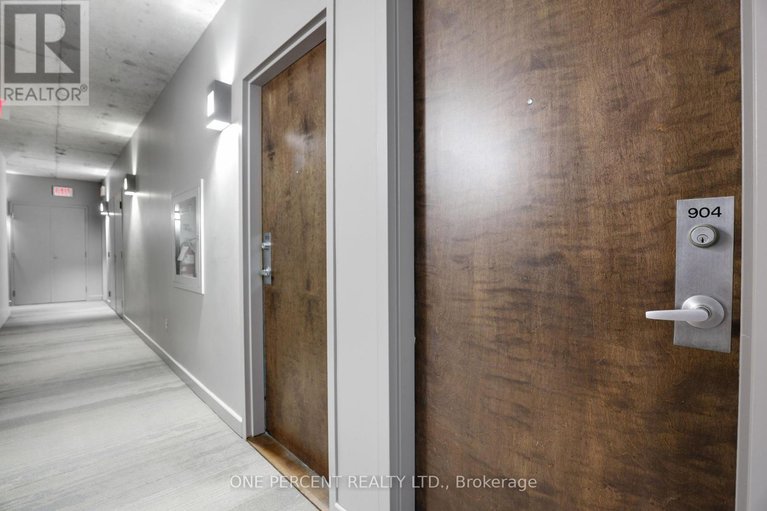 28529124/904-180-york-street/lower-townbyward-market/ottawa/ontario/K1N1J6_11