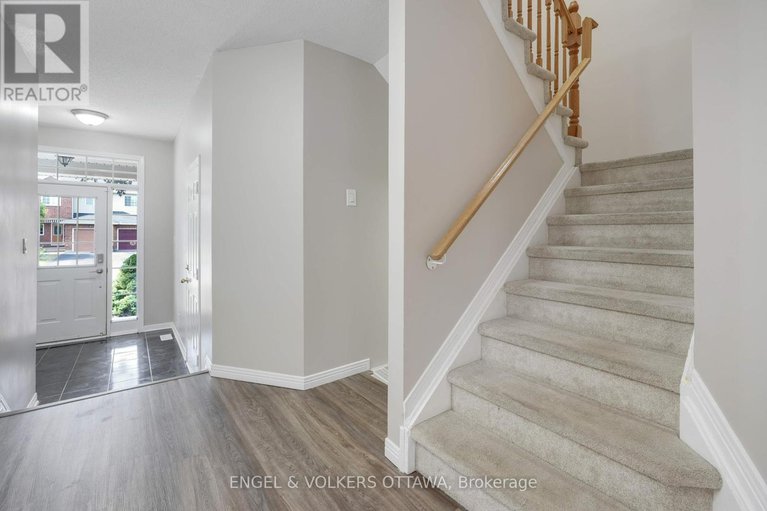 28761429/551-wild-shore-crescent/riverside-southgloucester-glen/ottawa/ontario/K1V1S9_5