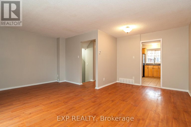 29105689/a-3915-old-richmond-road/arbeatha-park/ottawa/ontario/K2H8T9_8