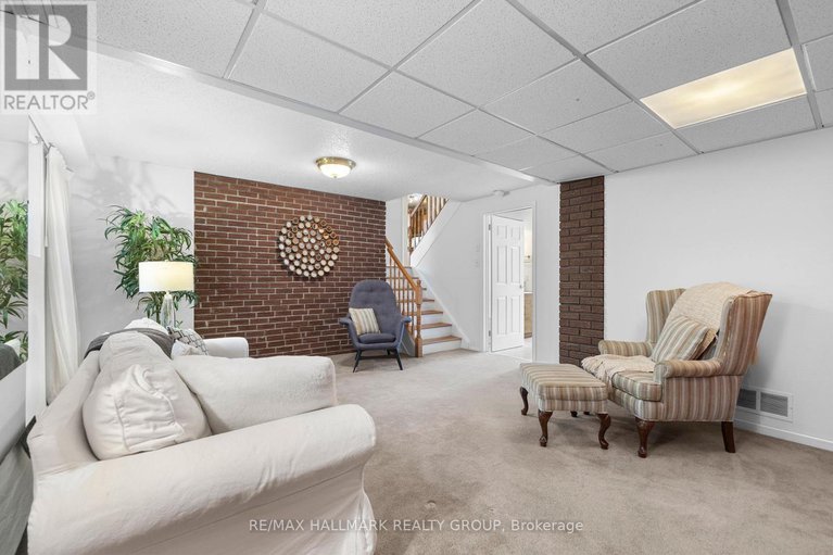 29185304/2143-hubbard-crescent/beacon-hill-north/ottawa/ontario/K1J6L3_22