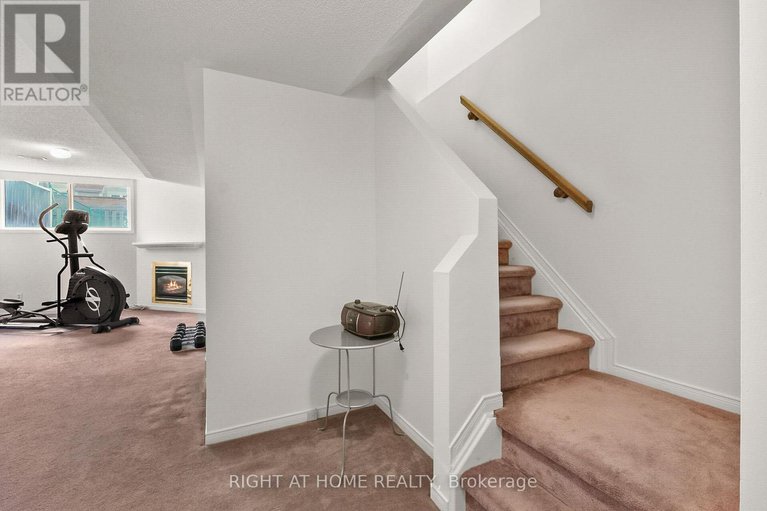 28515655/77-flowertree-crescent/emerald-meadowstrailwest/ottawa/ontario/K2M2R7_34