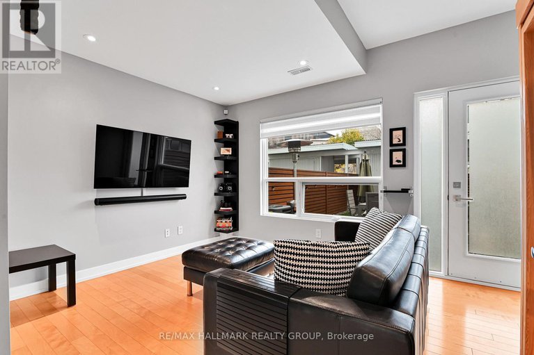 29070329/68g-stonehurst-avenue/mechanicsville/ottawa/ontario/K1Y1R5_9