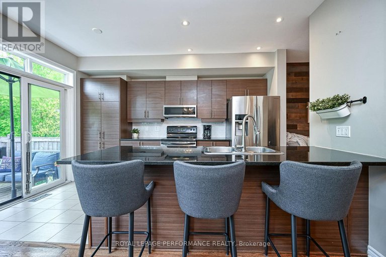 28391949/664-whitecliffs-avenue/riverside-south/ottawa/ontario/K1V2N4_17