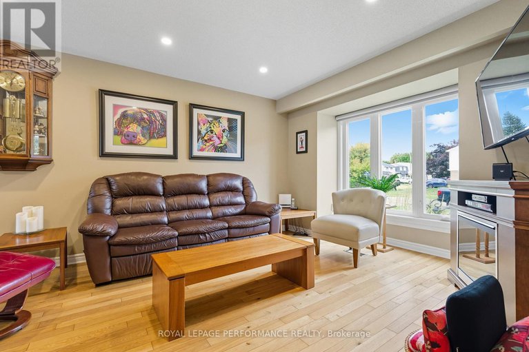 28895549/2463-orient-park-drive/blackburn-hamlet-south/ottawa/ontario/K1B4N2_7