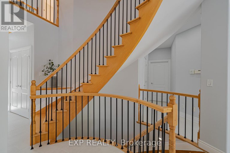 29038372/15-wellsmere-court/rideau-heightsrideau-river/ottawa/ontario/K2E8C2_25