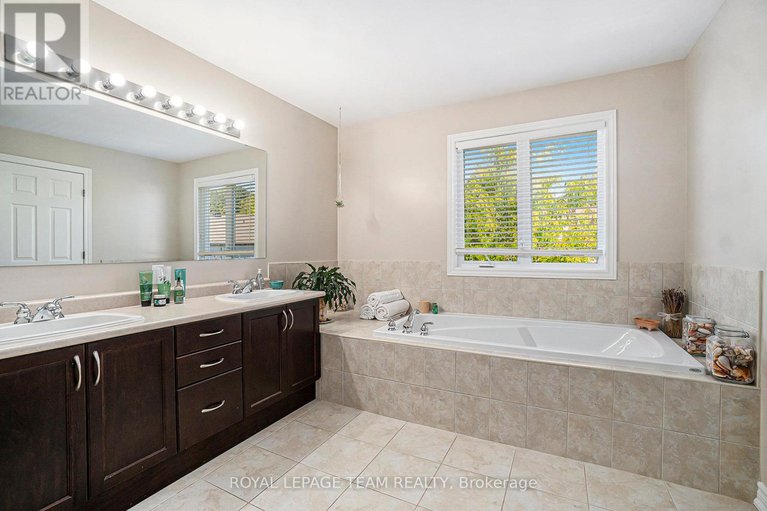 28937544/369-glenbrae-avenue/morgans-grantsouth-march/ottawa/ontario/K2W0C2_23